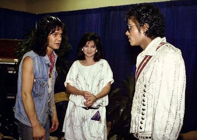 Eddie Van Halen, Valerie Bertinelli & Michael Jackson Backstage 13-07-1984 (themightvanhalen.net)