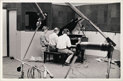 Brian Eno + David Byrne - www.bush-of-ghosts.com - watch (1) (bush-of-ghosts.com)