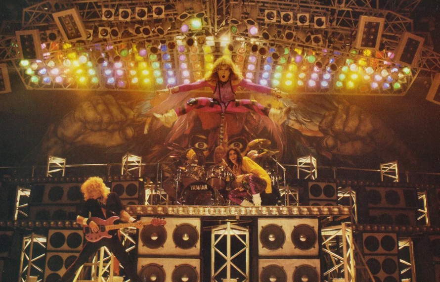 David Lee Roth - Eat 'Em And Smile Tour 1986 (reddit.com)